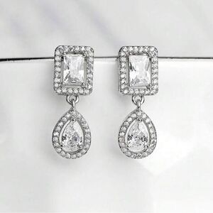 Water drop diamond earrings M755